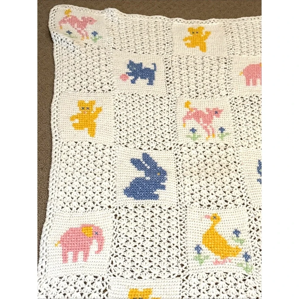 Vintage Crocheted Baby Blanket White With Pastel Animals Duck Bunny Kitten 28x46